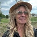 Profile picture juliejamis.bsky.social