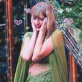 Profile picture aricochet13.swifties.social