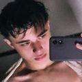 Profile picture razenfavarin.bsky.social
