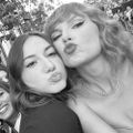 Profile picture those89curls.swifties.social