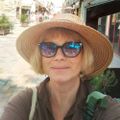 Profile picture adela-ide.bsky.social