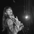 Profile picture lexielovesred.swifties.social